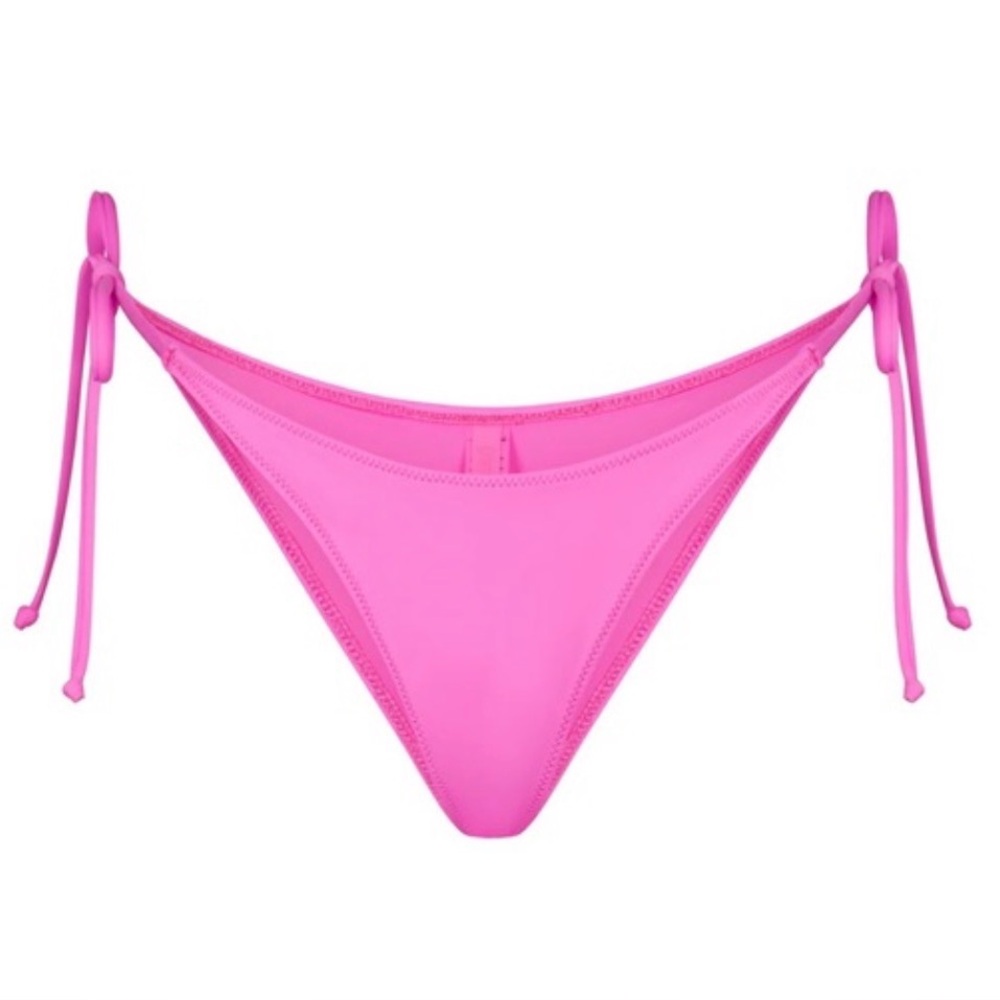 NWT, Skims Swim Dipped Tie Bottoms, Taffy Pink, 
Size Medium. Beach, Summer